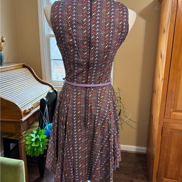 Elegant Multicolor Patterned Dress - Picture 4 of 7